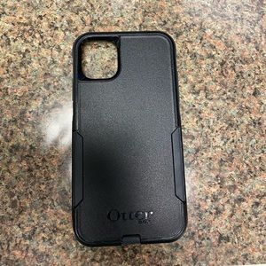 iPhone 11 black commuter series otter box